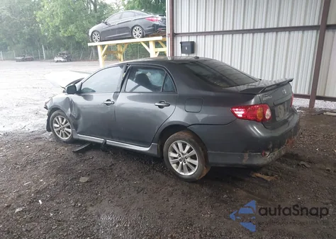 2010 Toyota Corolla S z USA, uszkodzony, nr VIN 2T1BU4EE7AC498942